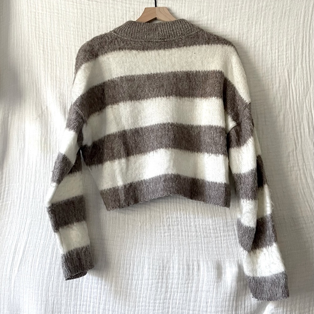 Express Striped Cropped Sweater, M